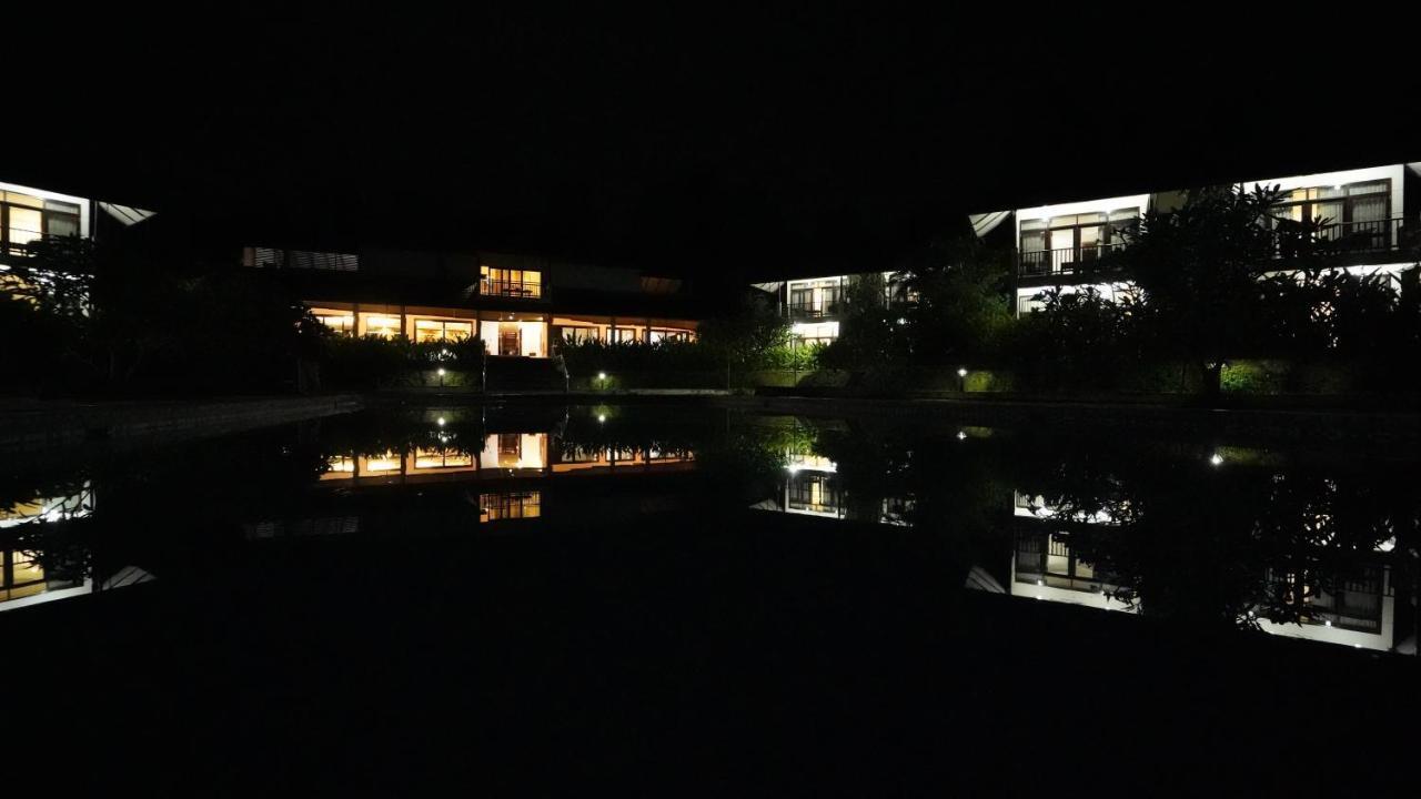Hotel Whispering Waters à Malayāttūr Extérieur photo