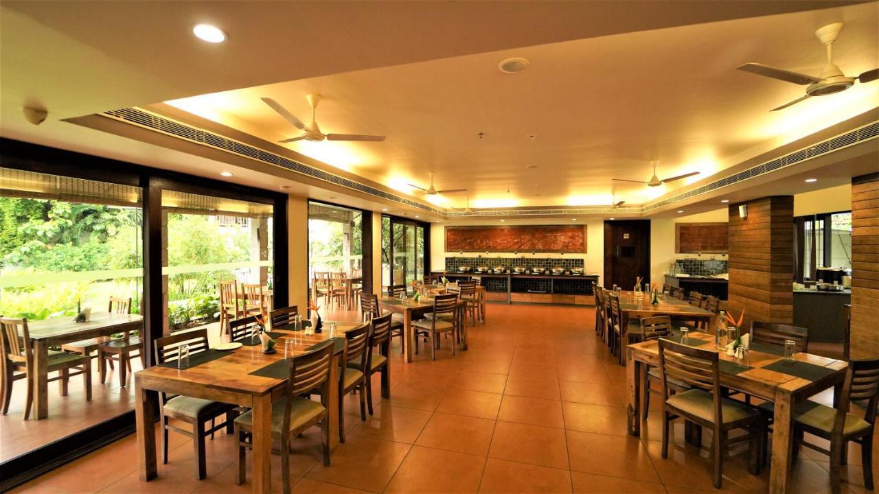 Hotel Whispering Waters à Malayāttūr Extérieur photo